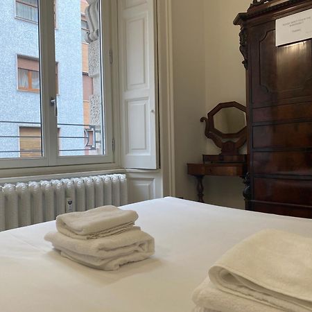 Hl Apartment - Sant'Ambrogio, Duomo Milan Bagian luar foto